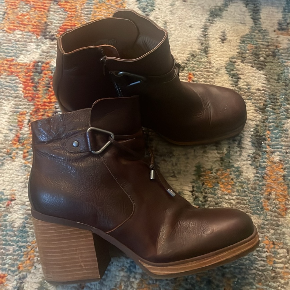 Korks Gently worn boots- Mertle Sz11